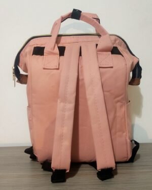 Mochila modelo Sophie, color rosa, parte trasera, mochila pañalera